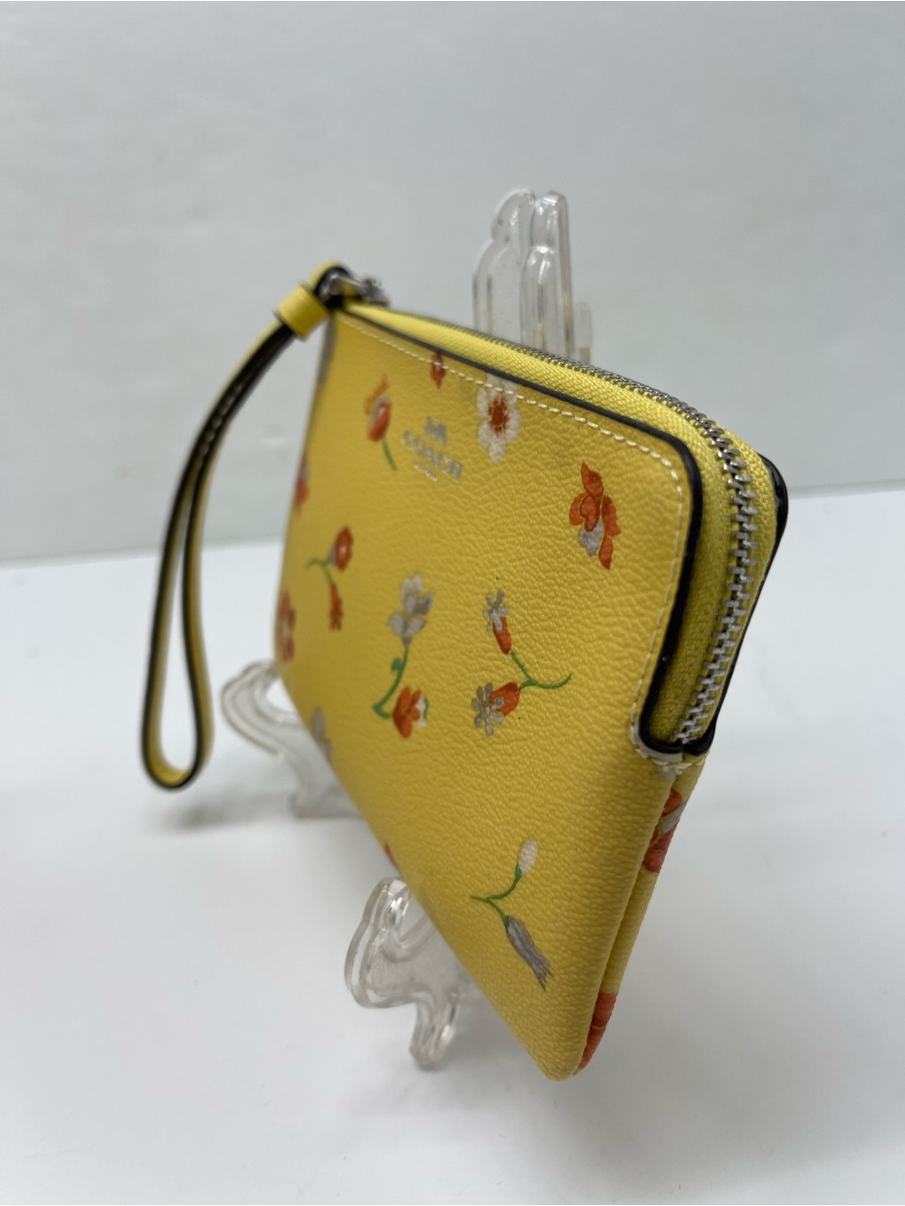 Coach Corner Zip Wristlet With Mystical Floral Print C8701
NWT - Picture 3 of 16